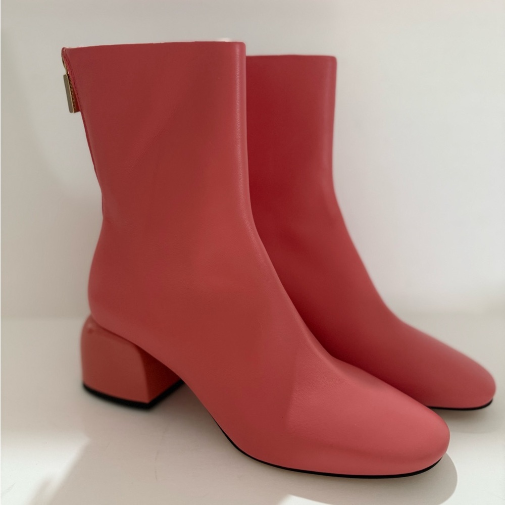 Dear Frances Pink Leather Boots with Gold Zipper